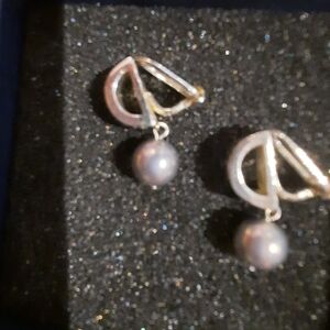 AUTHENTIC MARCASITE STERLING SILVER Grey pearls NON PIERCED CLIP ON EARRINGS